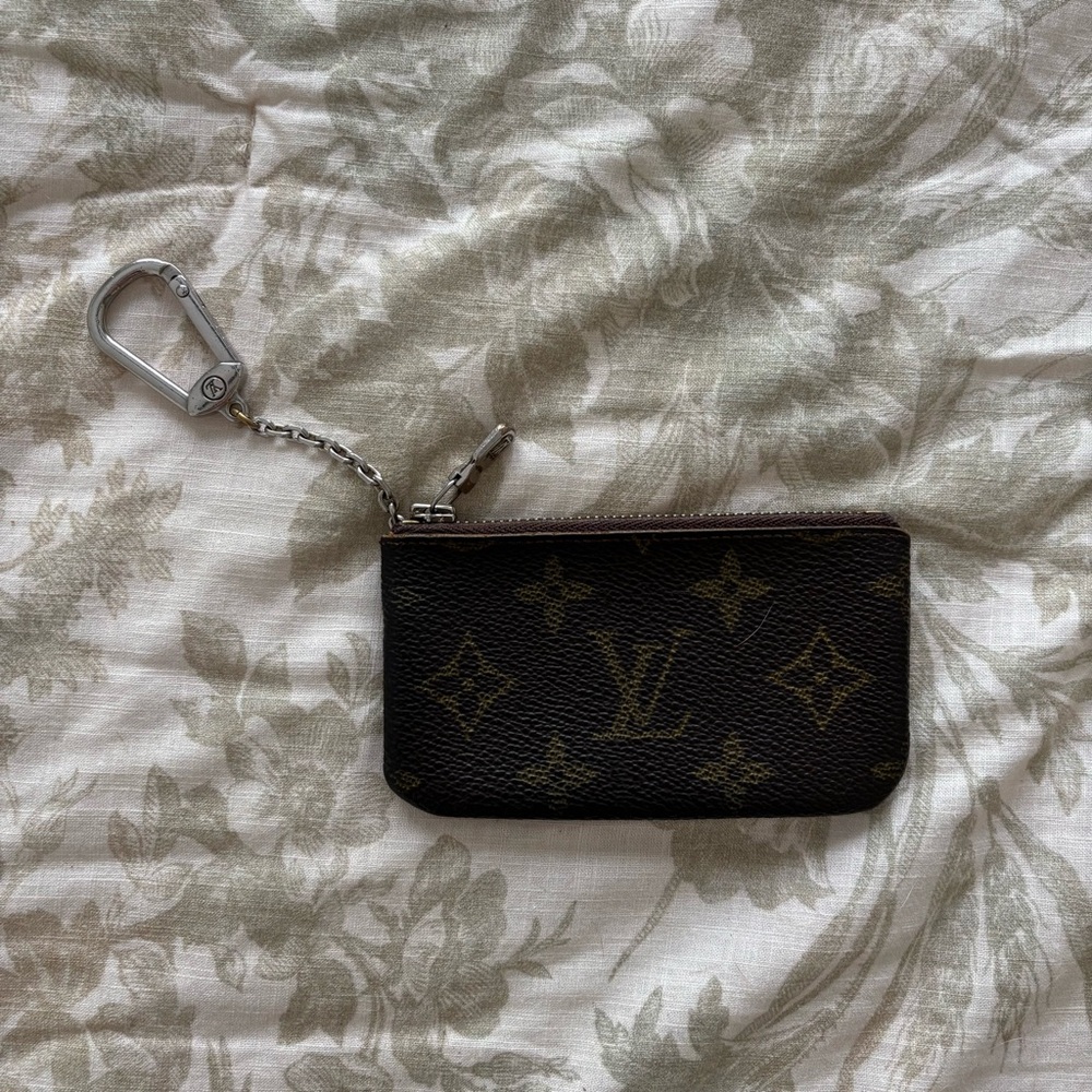Louis Vuitton • Monogram Key Pouch